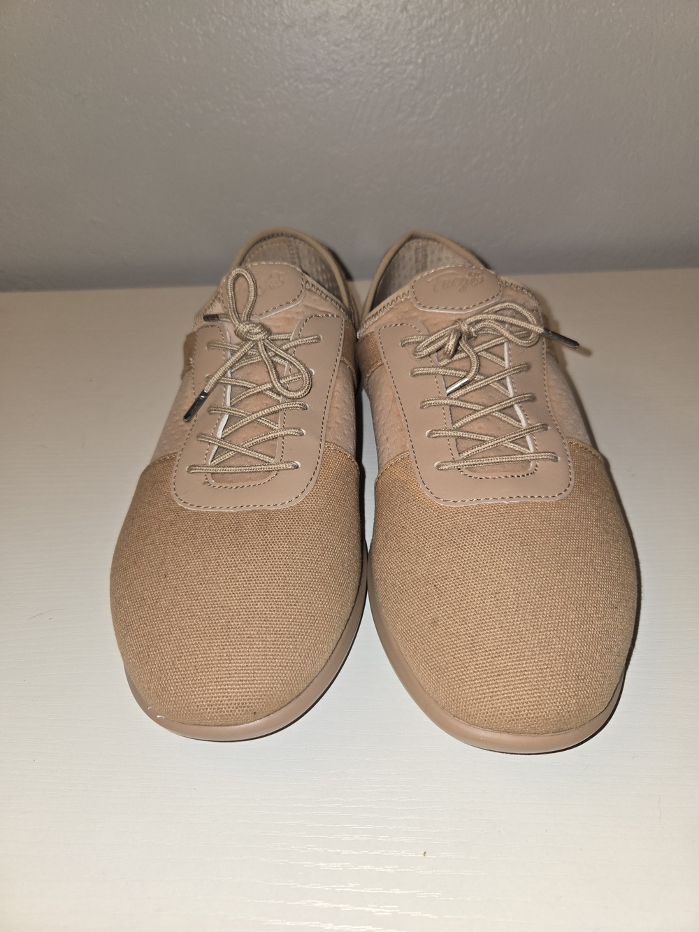 Women’s Fuego Dance Lace-Up Sneakers in Neutral Tan